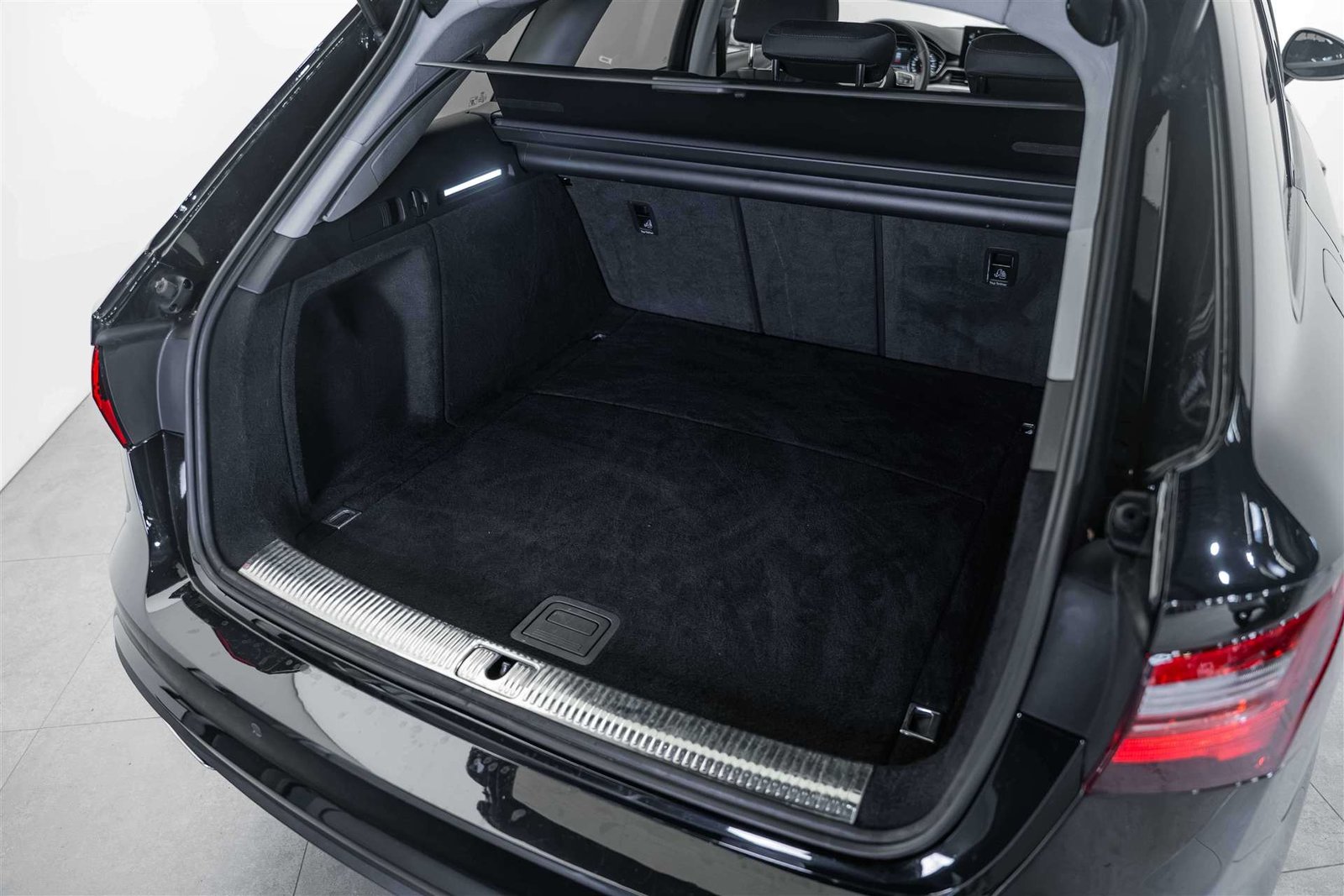 AUDI A4 Avant 35 TFSI S-tronic Automat, Mild-Hybrid Benzin/Elektro, Occasion / Gebraucht, Automatik - 5