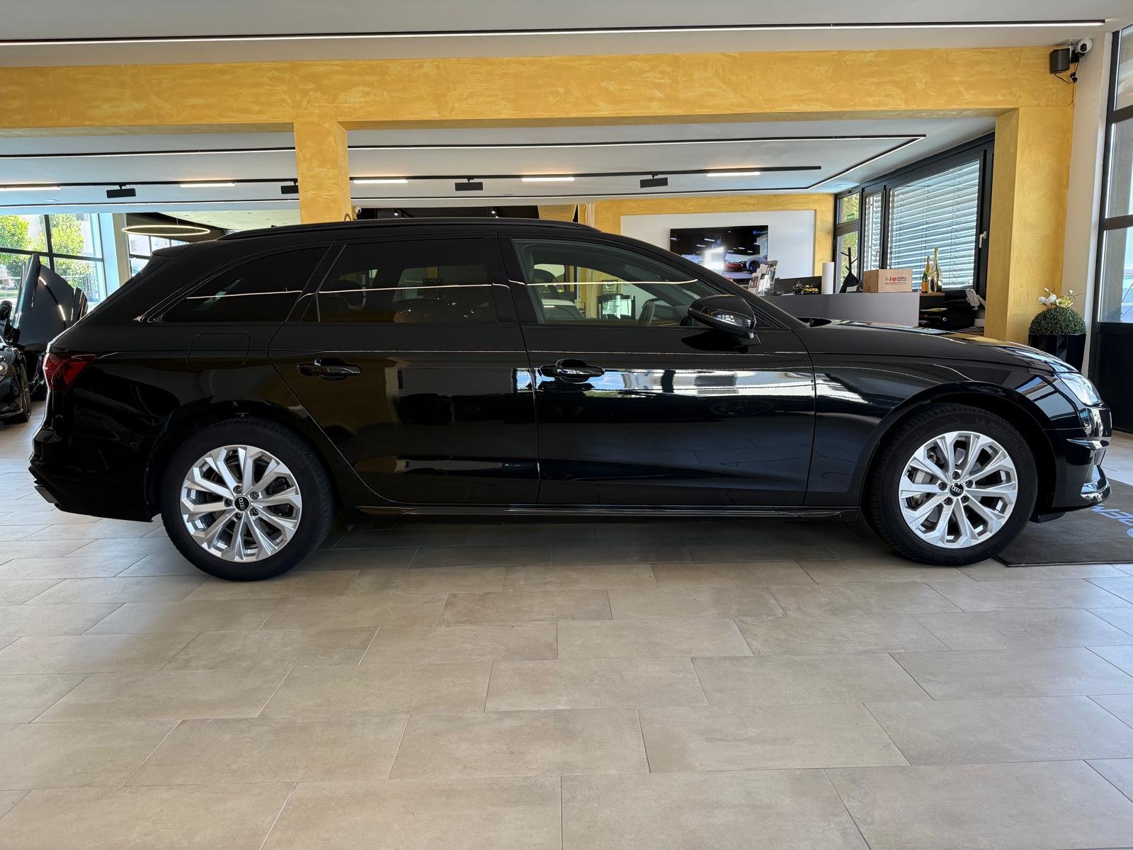 AUDI A4 Avant 40 TFSI advanced S-tronic quattro, Hybride Léger Essence/Électricité, Occasion / Utilisé, Automatique - 2