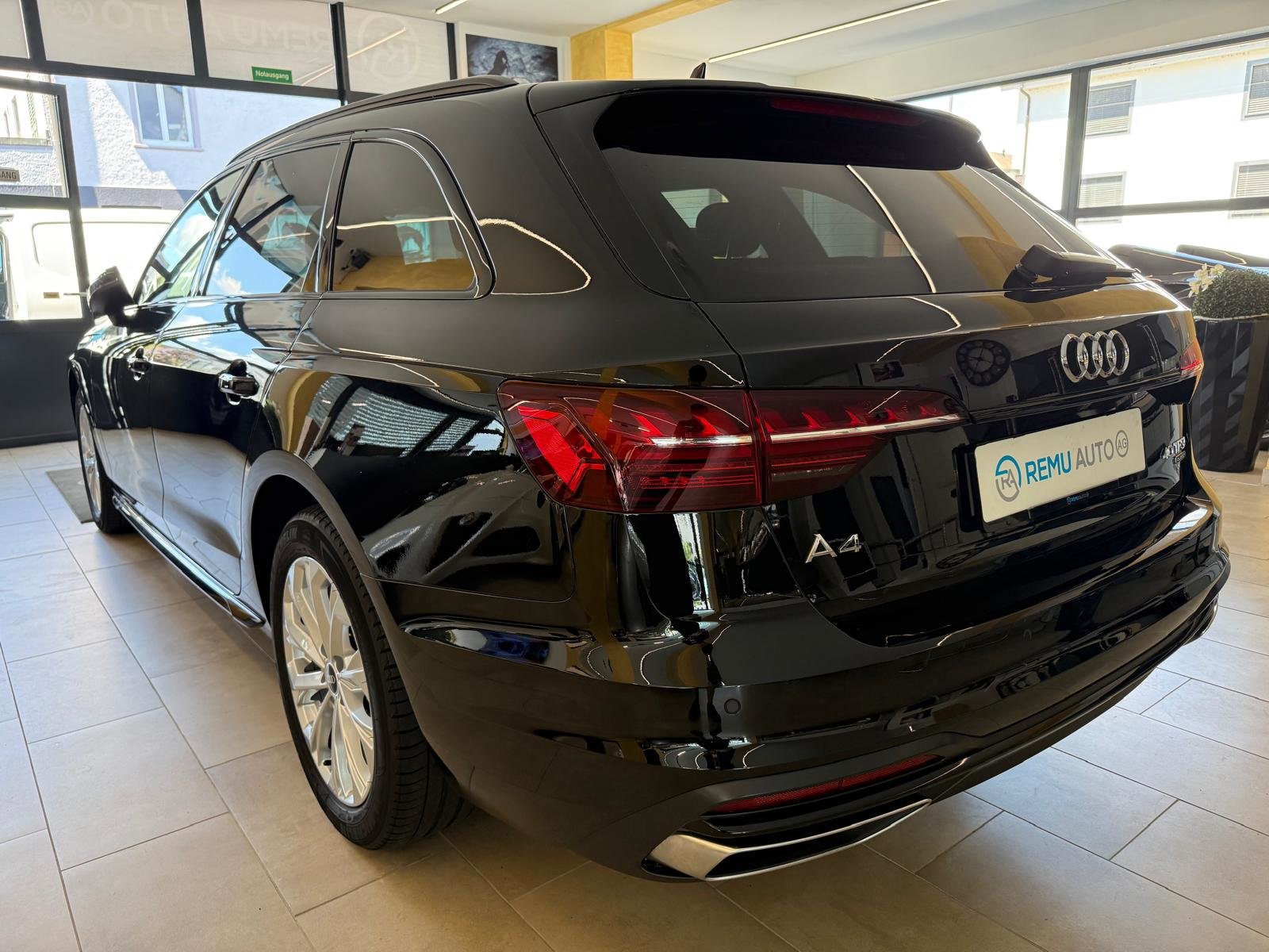 AUDI A4 Avant 40 TFSI advanced S-tronic quattro, Hybride Léger Essence/Électricité, Occasion / Utilisé, Automatique - 6