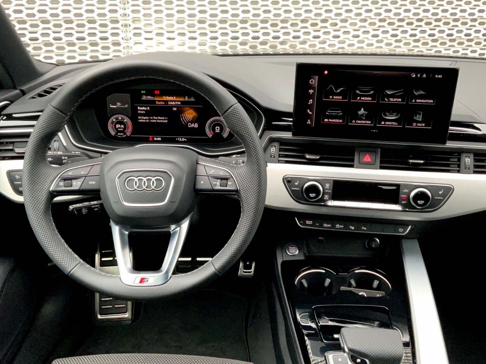 AUDI A4 Avant 40 TDI advanced Attraction quattro S-tronic, Diesel, Occasion / Gebraucht, Automatik - 7