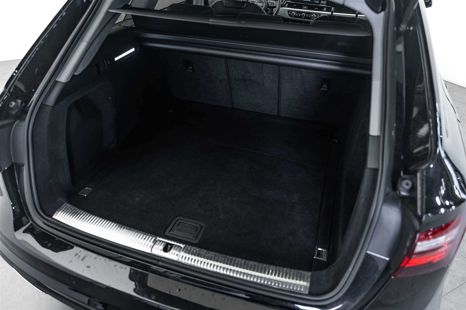 AUDI A4 Avant 35 TFSI S-tronic, Hybride Léger Essence/Électricité, Occasion / Utilisé, Automatique - 5