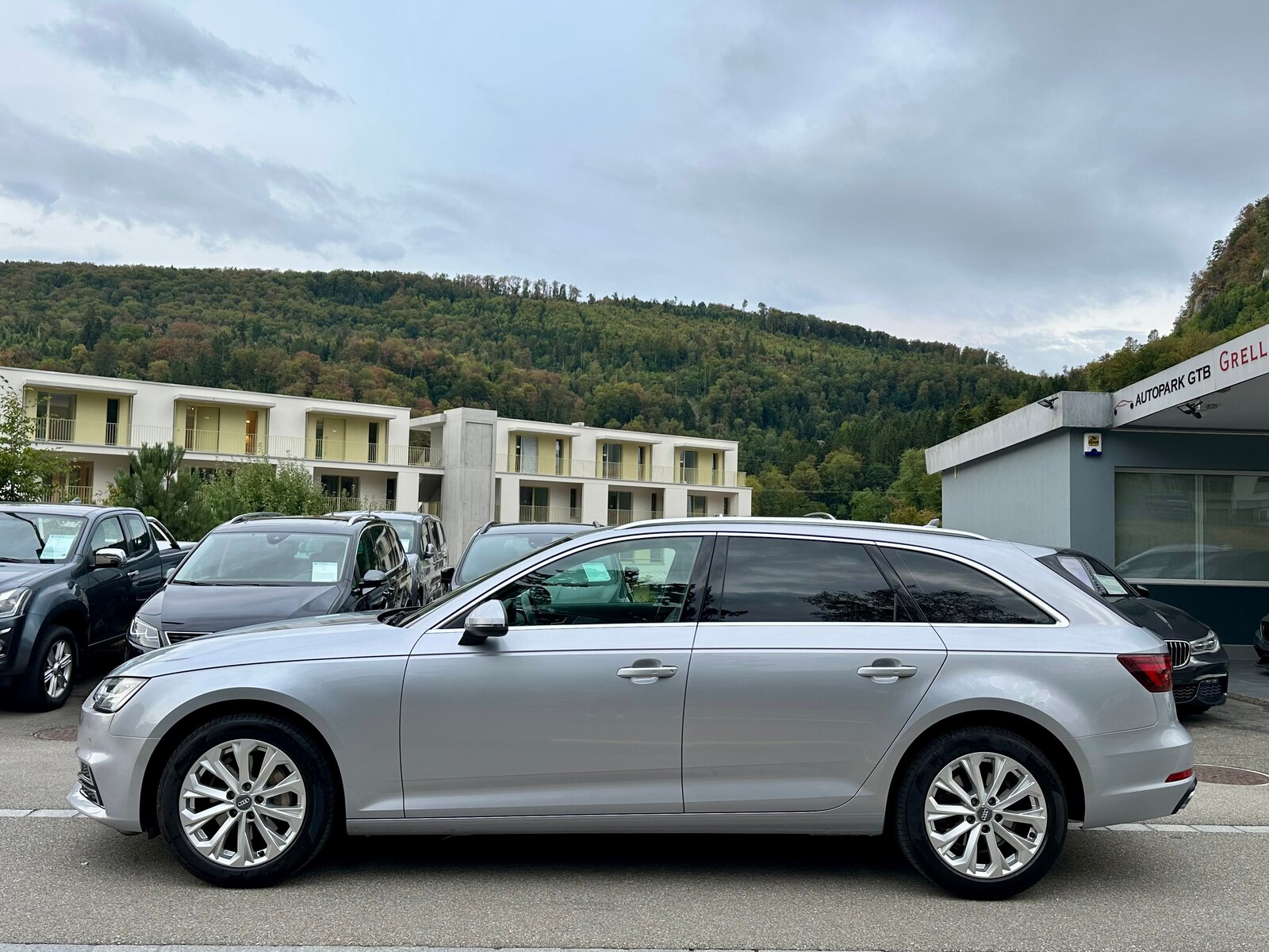 AUDI A4 Avant 40 TDI Design quattro S-tronic, Diesel, Second hand / Used, Automatic - 4