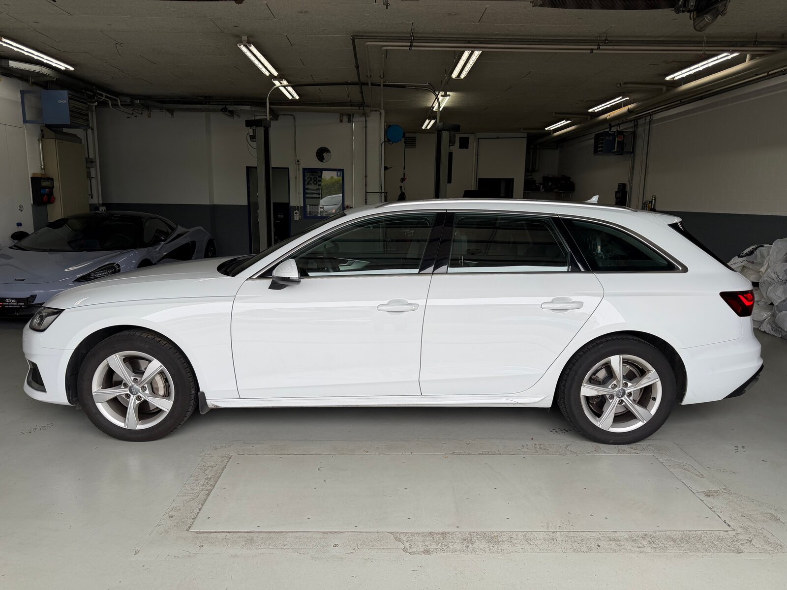 AUDI A4 Avant 40 TDI advanced quattro *Standheizung*Anhänge