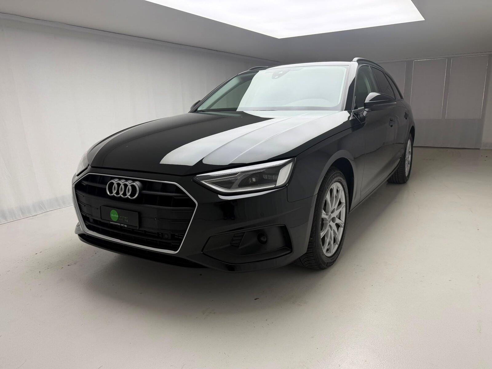 AUDI A4 Avant 35 TFSI S-tronic, Mild-Hybrid Benzin/Elektro, Occasion / Gebraucht, Automatik - 2