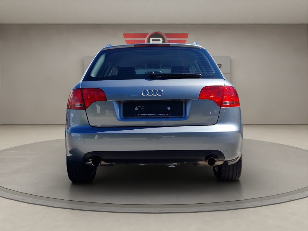 AUDI A4 3.2 V6 quattro, Essence, Occasion / Utilisé, Automatique - 6