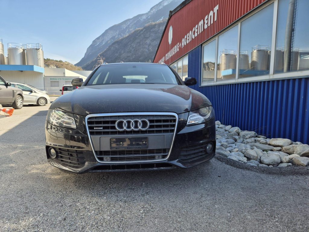 AUDI A4 2.0 TFSI 211 quattro, Essence, Occasion / Utilisé, Manuelle - 2