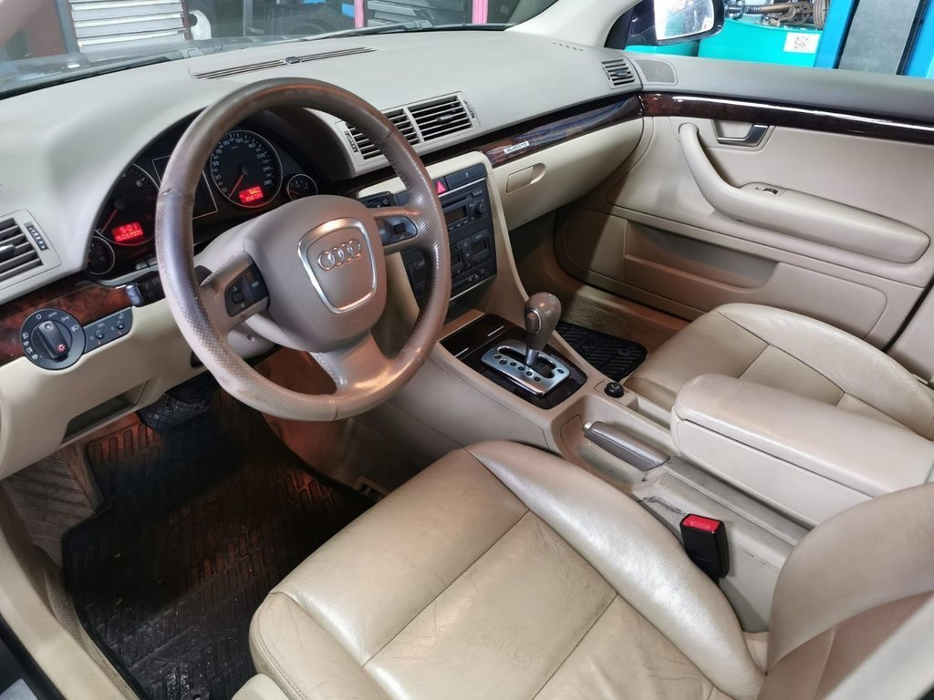AUDI A4 3.2 V6 TopLine quattro, Benzin, Occasion / Gebraucht, Automatik - 6