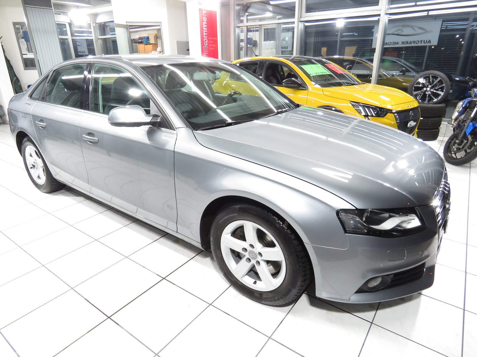 AUDI A4 Limousine 3.2 FSI quattro tiptronic, Benzin, Occasion / Gebraucht, Automat - 3