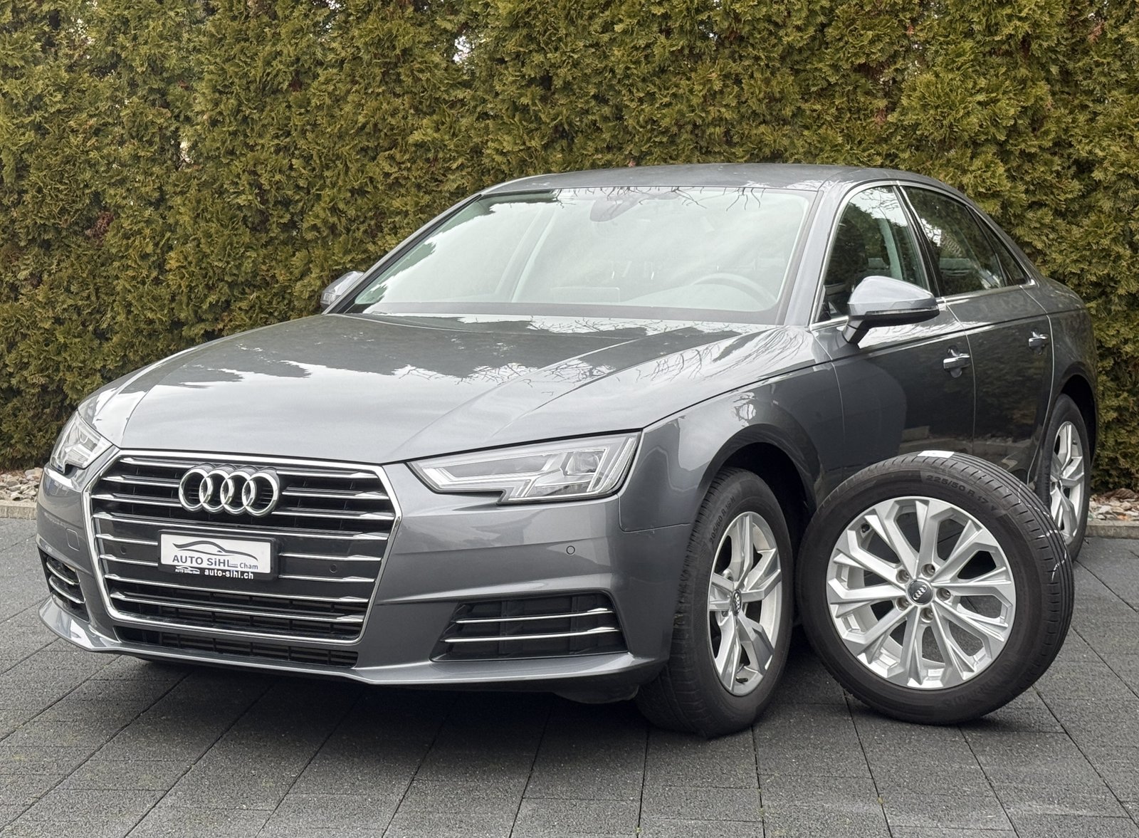 AUDI A4 Limousine 2.0 TFSI Sport S-tronic / CH-Fahrzeug / Gr, Essence, Occasion / Utilisé, Automatique - 2