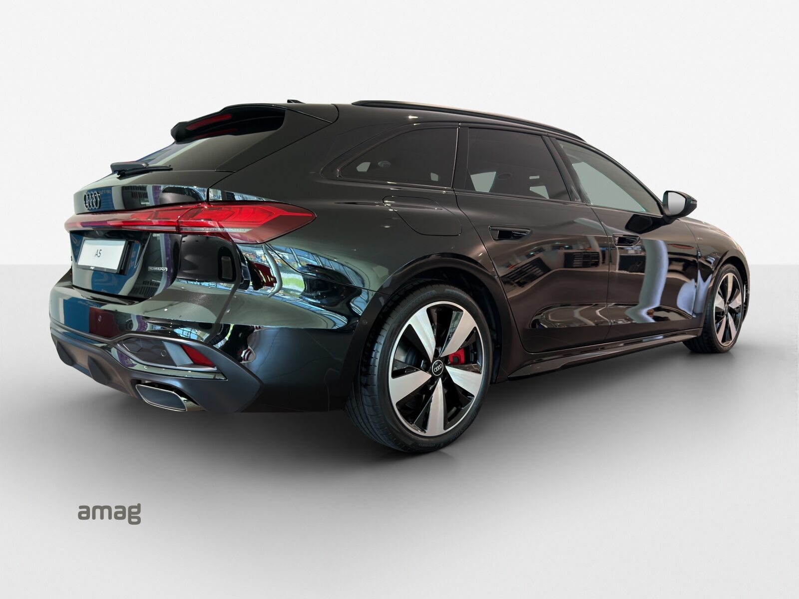AUDI A5 Avant e-hybrid 270 kW, Hybride Intégral Essence/Électricité, Voiture nouvelle, Automatique - 4