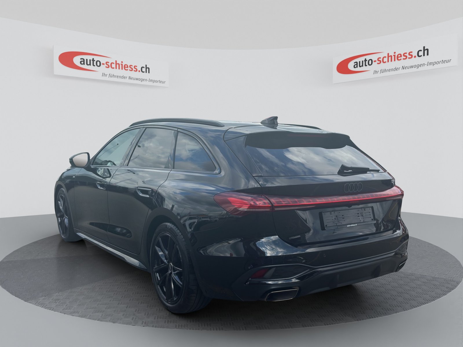 AUDI A5 Avant Black Line S Line TFSI, Mild-Hybrid Petrol/Electric, Second hand / Used, Automatic - 3