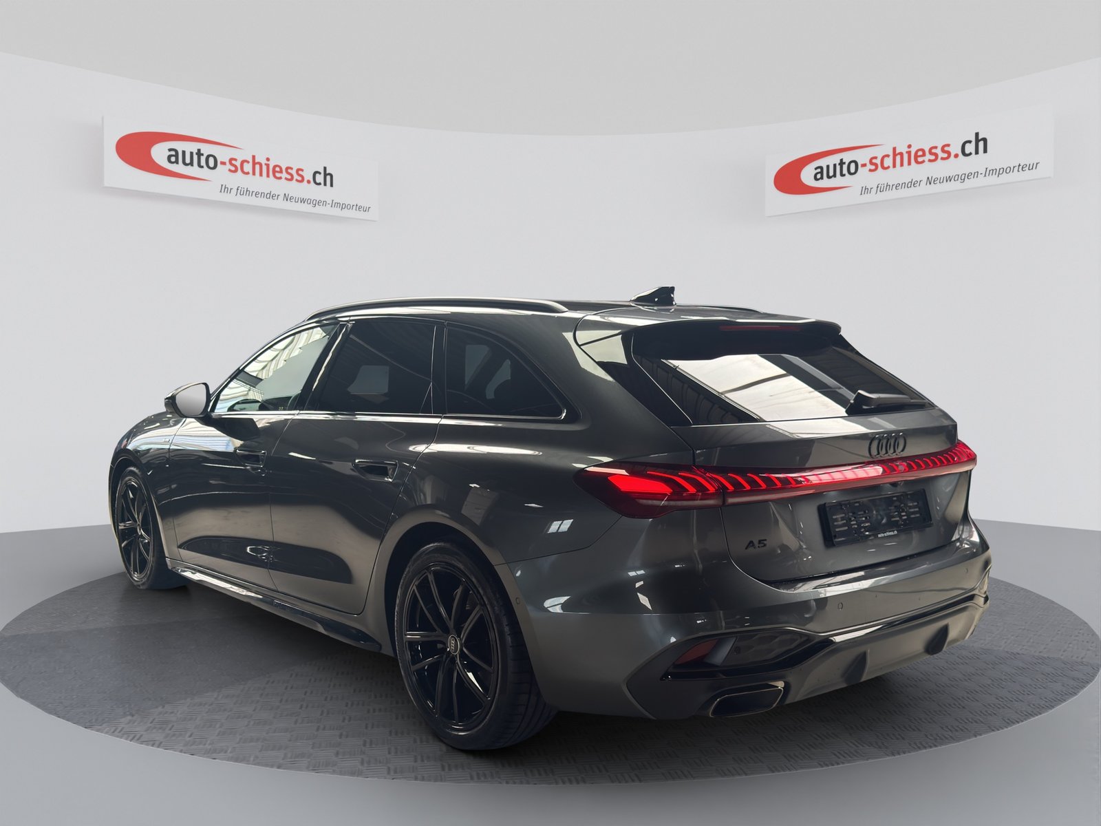 AUDI A5 Avant S Line Black LineTFSI, Mild-Hybrid Petrol/Electric, Second hand / Used, Automatic - 3