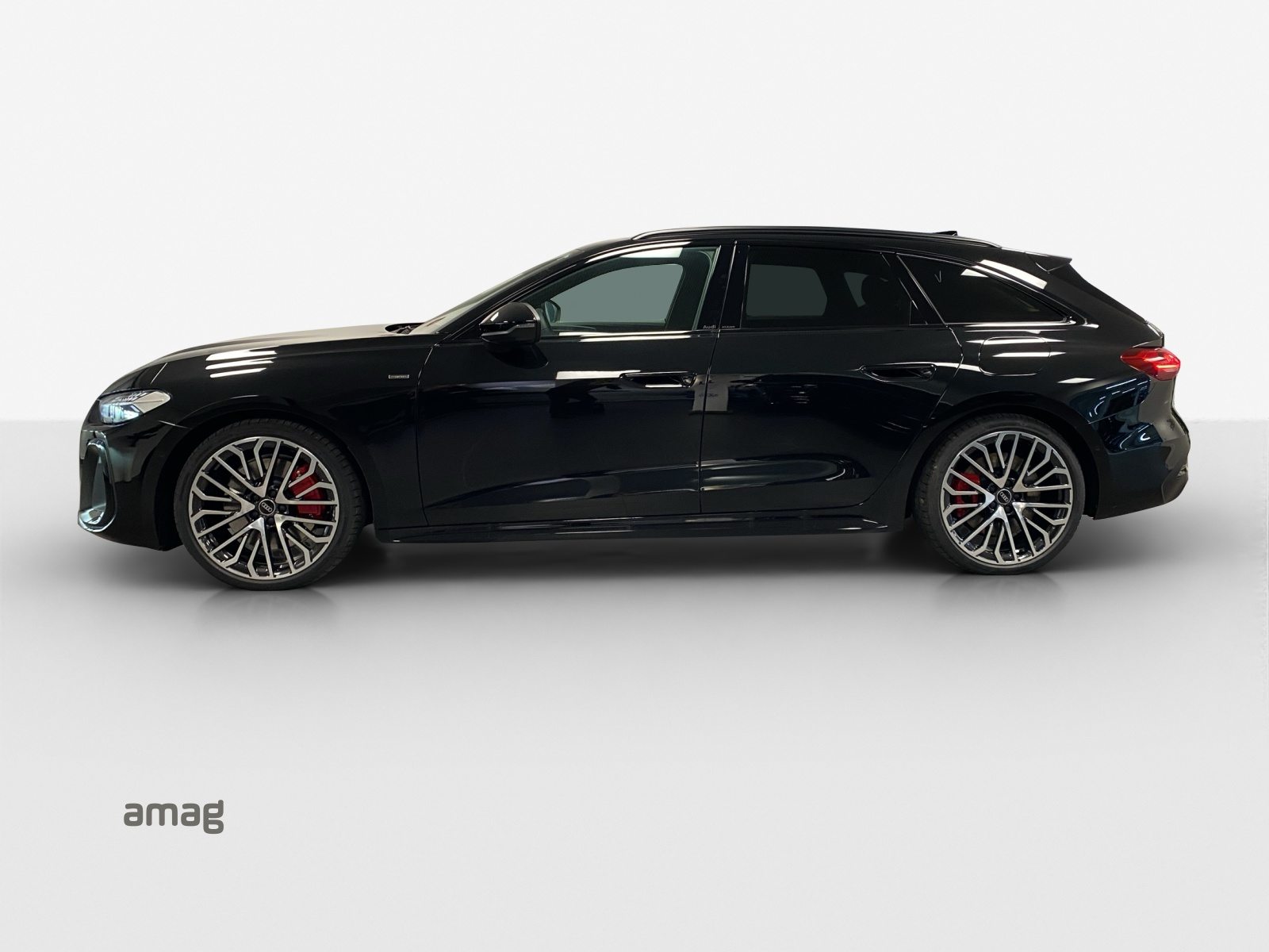 AUDI A5 Avant e-hybrid 270 kW, Hybride Intégral Essence/Électricité, Voiture de démonstration, Automatique - 2