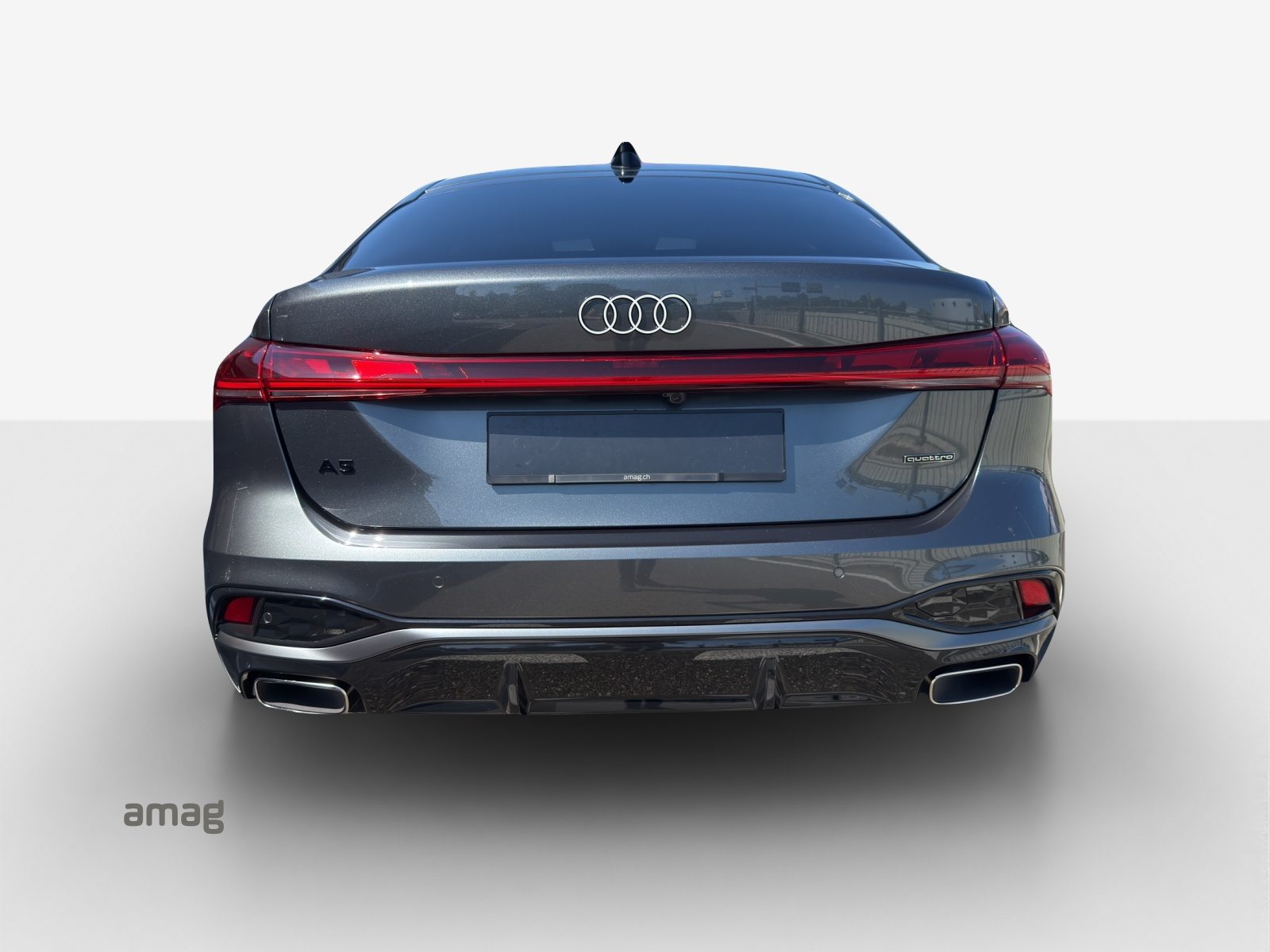 AUDI A5 Limousine e-hybrid 220 kW Attraction, Hybride Intégral Essence/Électricité, Voiture nouvelle, Automatique - 4