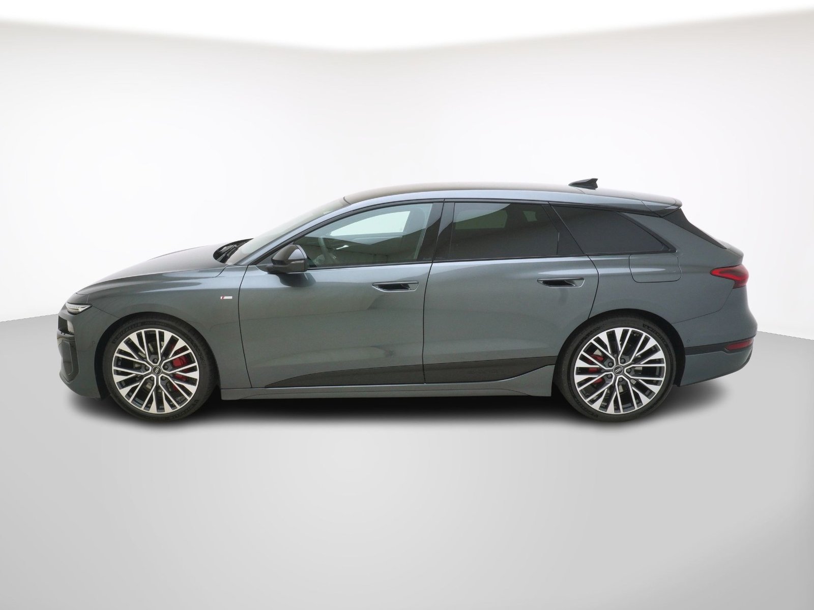 AUDI A6 e-tron Avant quattro S line, Electric, New car, Automatic - 2