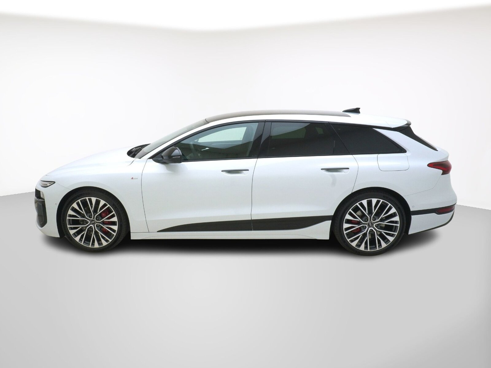 AUDI A6 e-tron Avant quattro S line, Electric, New car, Automatic - 2