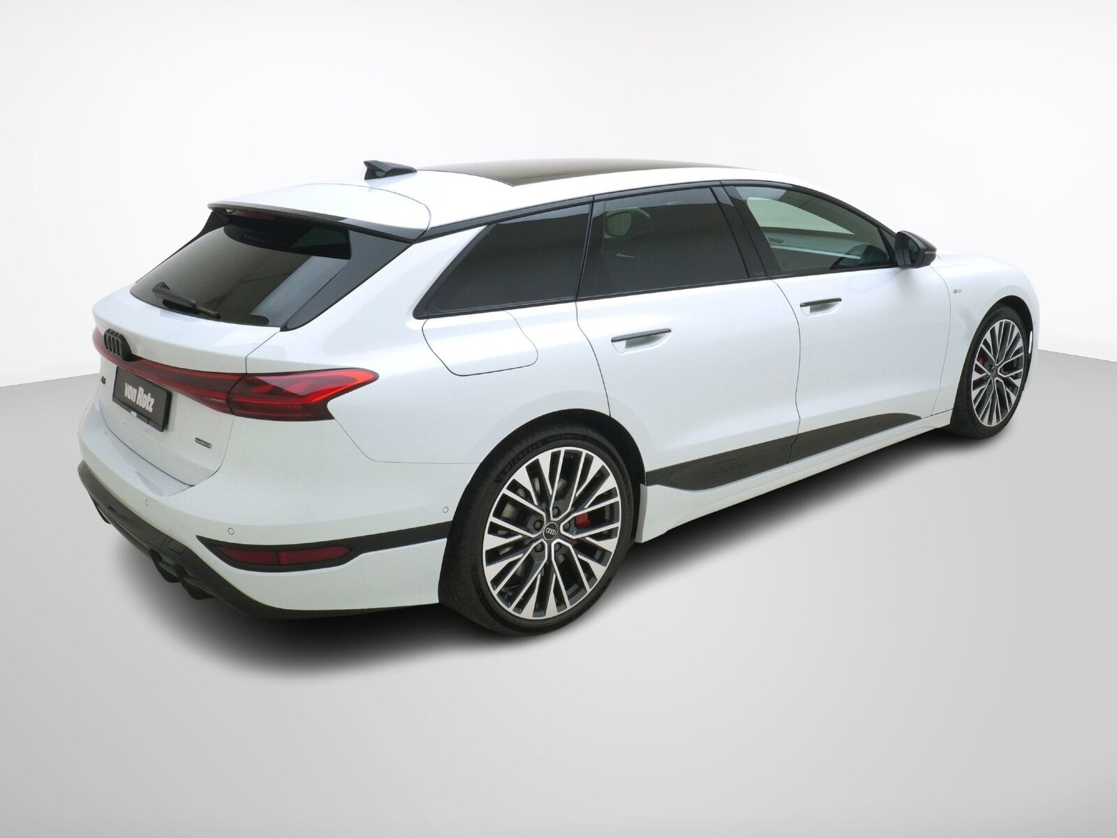 AUDI A6 e-tron Avant quattro S line, Electric, New car, Automatic - 6