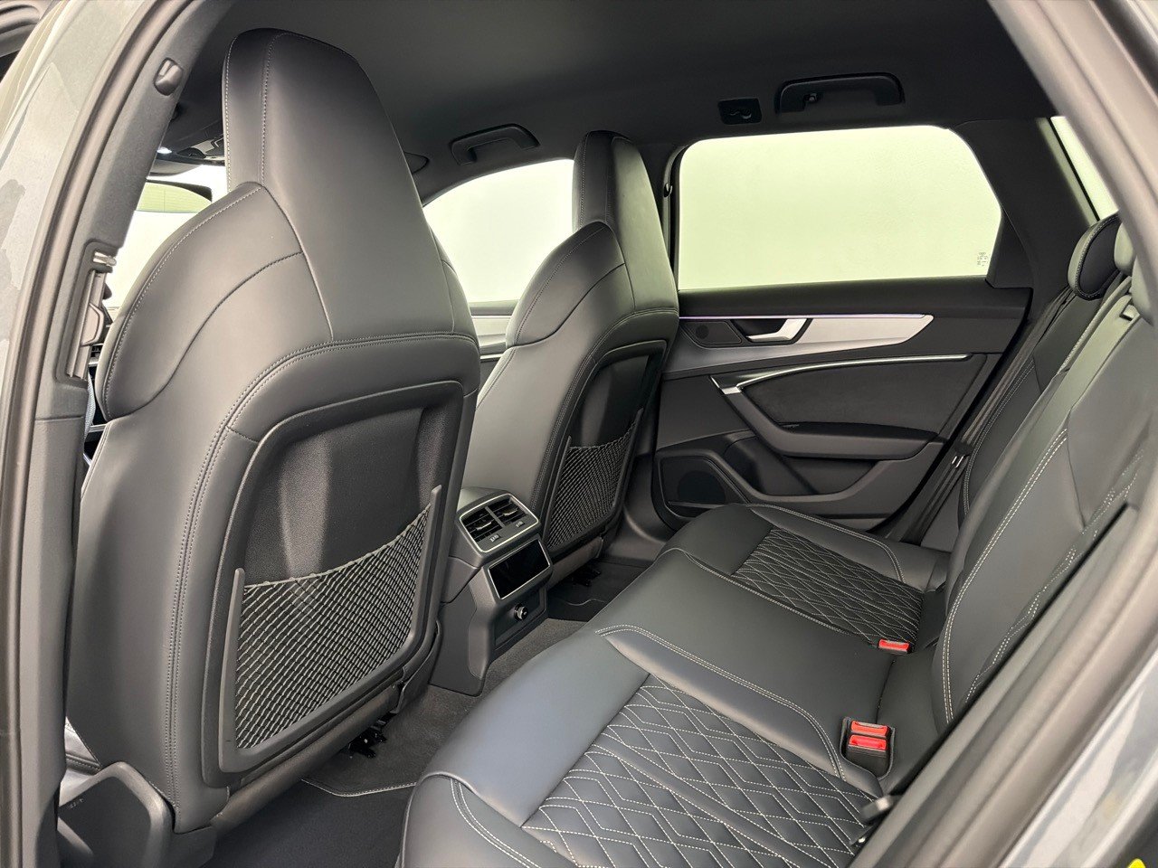 AUDI A6 Avant 55TFSI S line qu, Mild-Hybrid Petrol/Electric, Second hand / Used, Automatic - 6