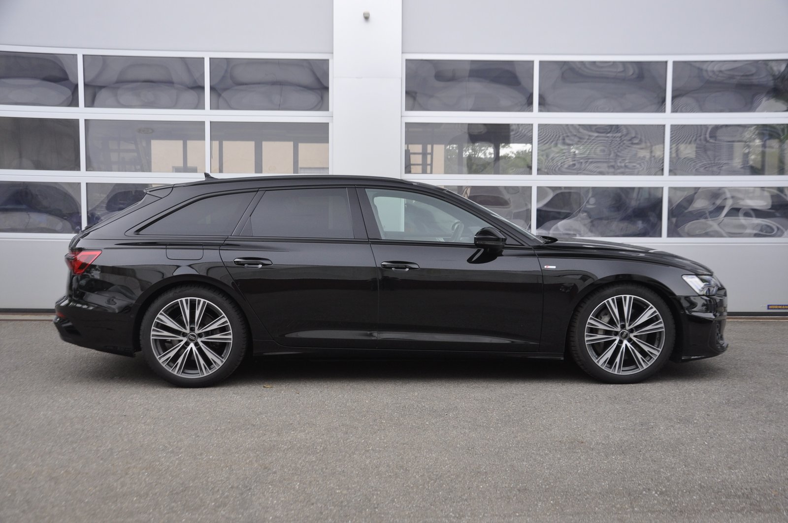 AUDI A6 Avant 55 TFSI S line quattro S-tronic I Anhängerkup, Hybride Léger Essence/Électricité, Occasion / Utilisé, Automatique - 2