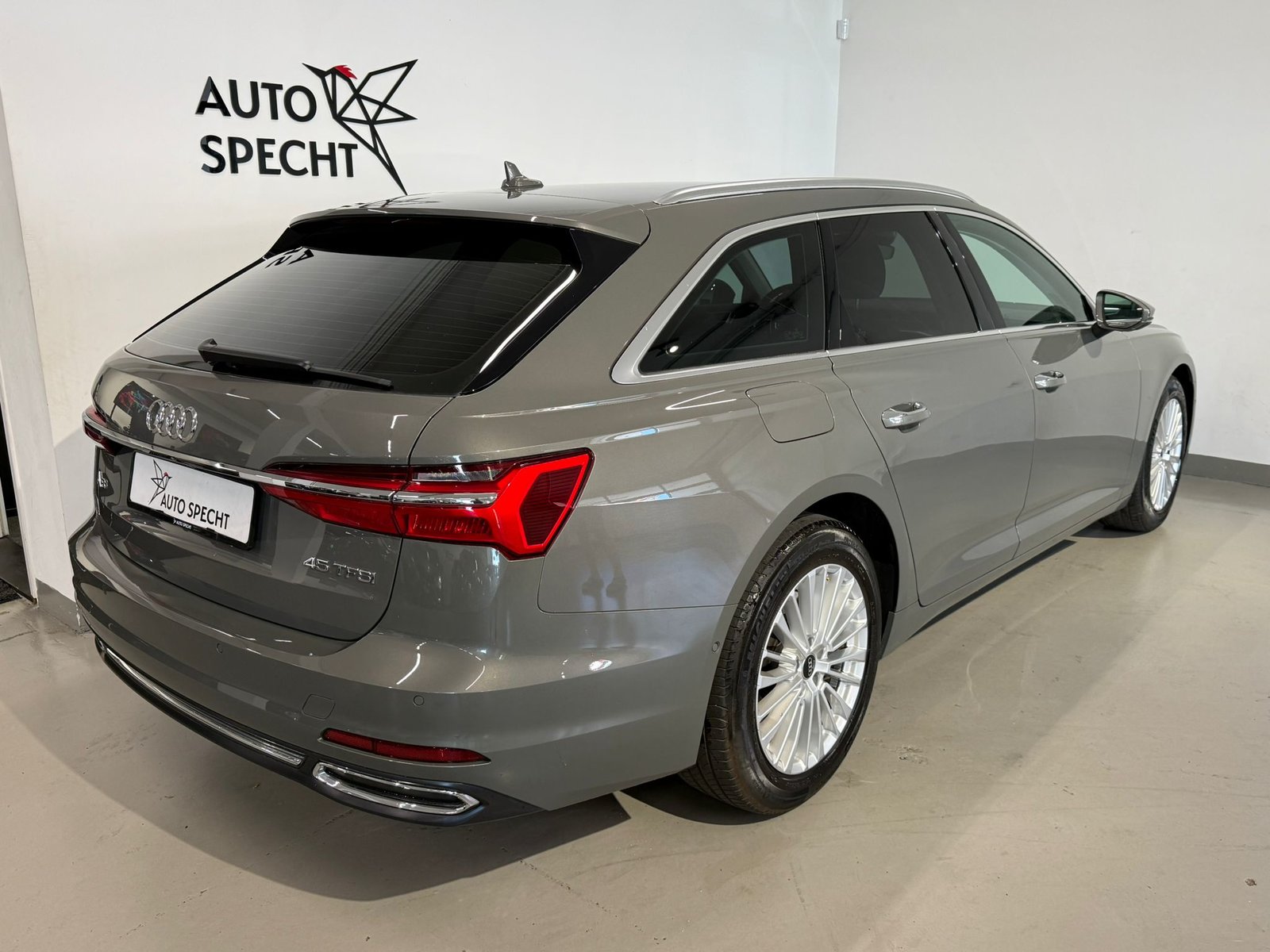 AUDI A6 Avant 45 TFSI Design S-tronic, Mild-Hybrid Petrol/Electric, Second hand / Used, Automatic - 4