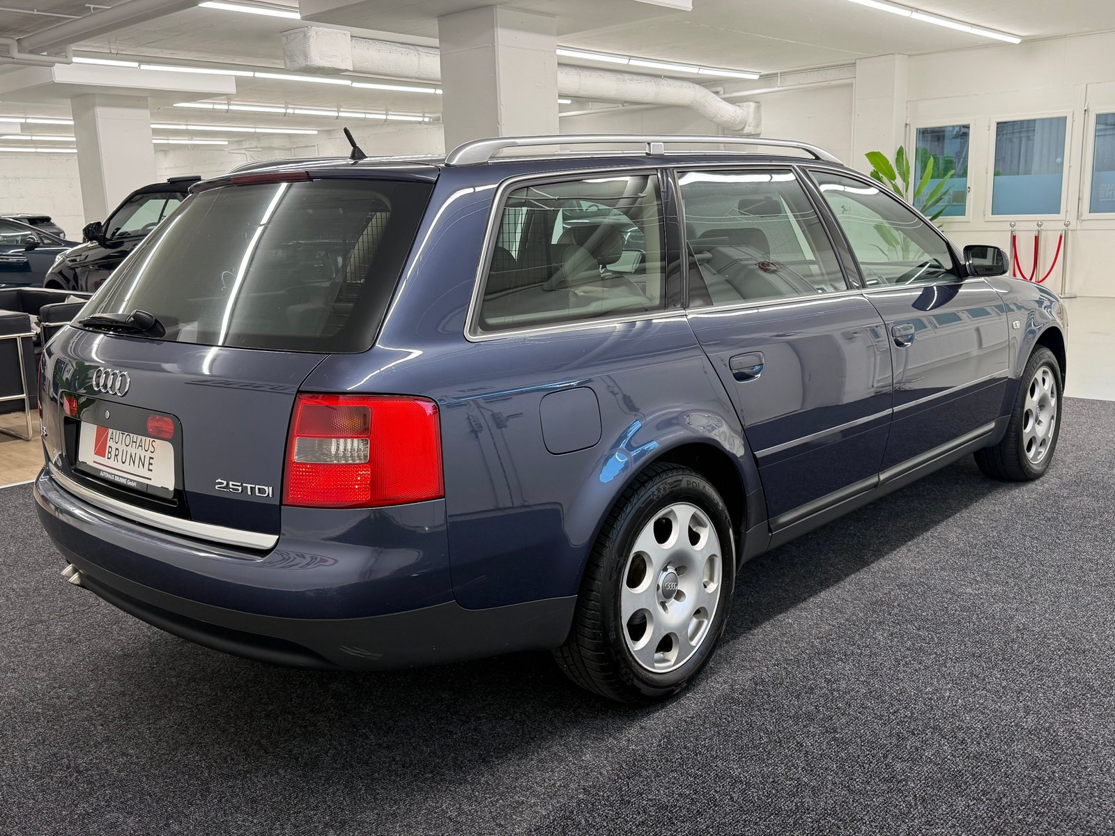 AUDI A6 Avant 2.5 TDI, Diesel, Second hand / Used, Automatic - 4
