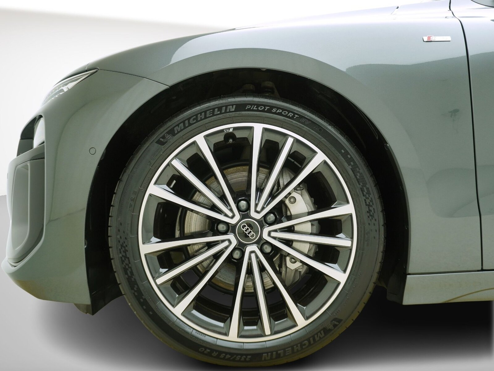 AUDI A6 e-tron Avant S line quattro **Audi Werksgarantie bis 09/, Électrique, Occasion / Utilisé, Automatique - 7