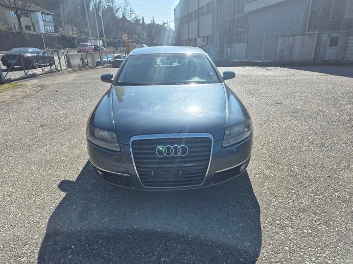 AUDI A6 2.4 V6, Benzin, Occasion / Gebraucht, Handschaltung