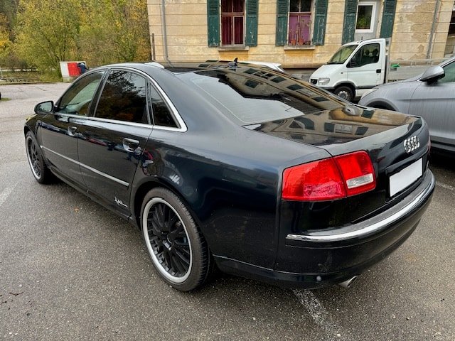 AUDI A8 4.2 quattro tiptronic, Petrol, Second hand / Used, Automatic - 2