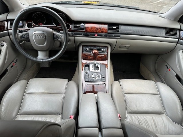 AUDI A8 4.2 quattro tiptronic, Petrol, Second hand / Used, Automatic - 5
