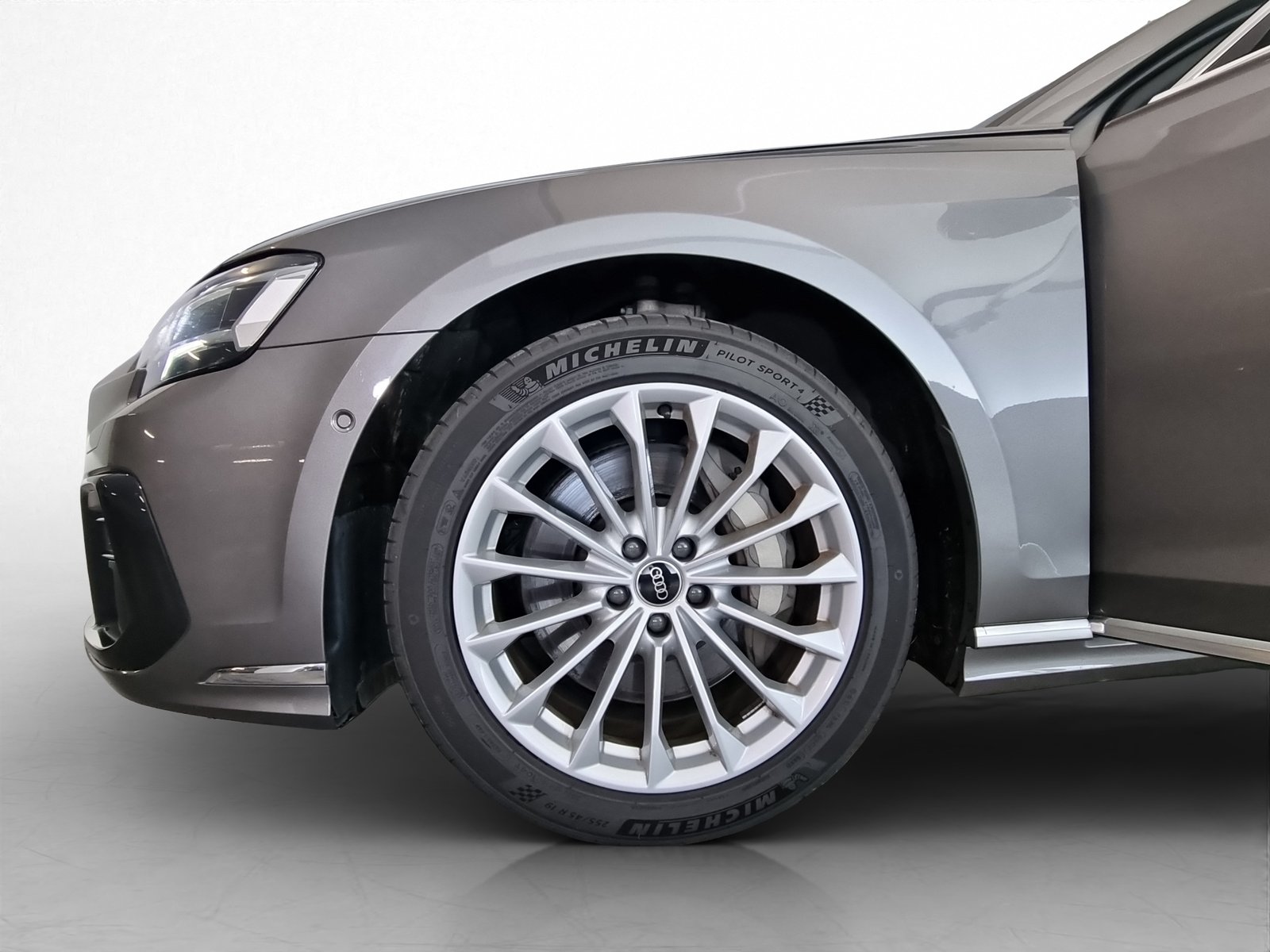 AUDI A8 3.0 TFSI V6 quattro 8-Gang tiptronic, Mild-Hybrid Petrol/Electric, Second hand / Used, Automatic - 6