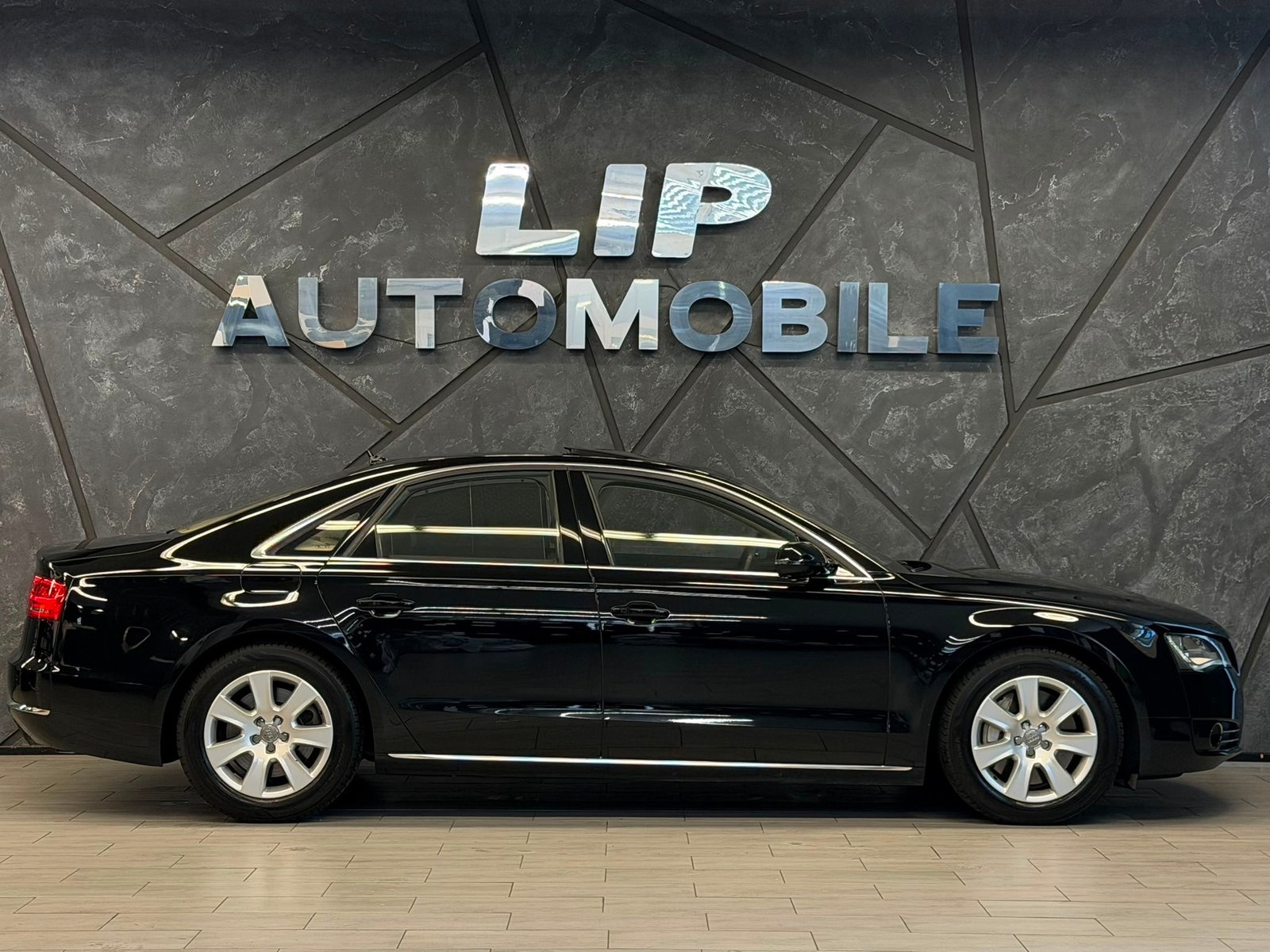 AUDI A8 4.2 FSI quattro tiptronic, Petrol, Second hand / Used, Automatic - 4