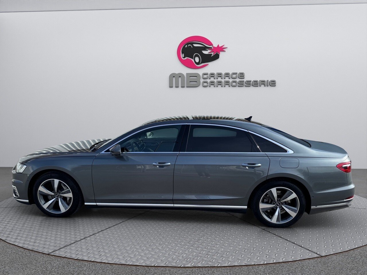 AUDI A8 60 L TFSI e quattro tiptronic