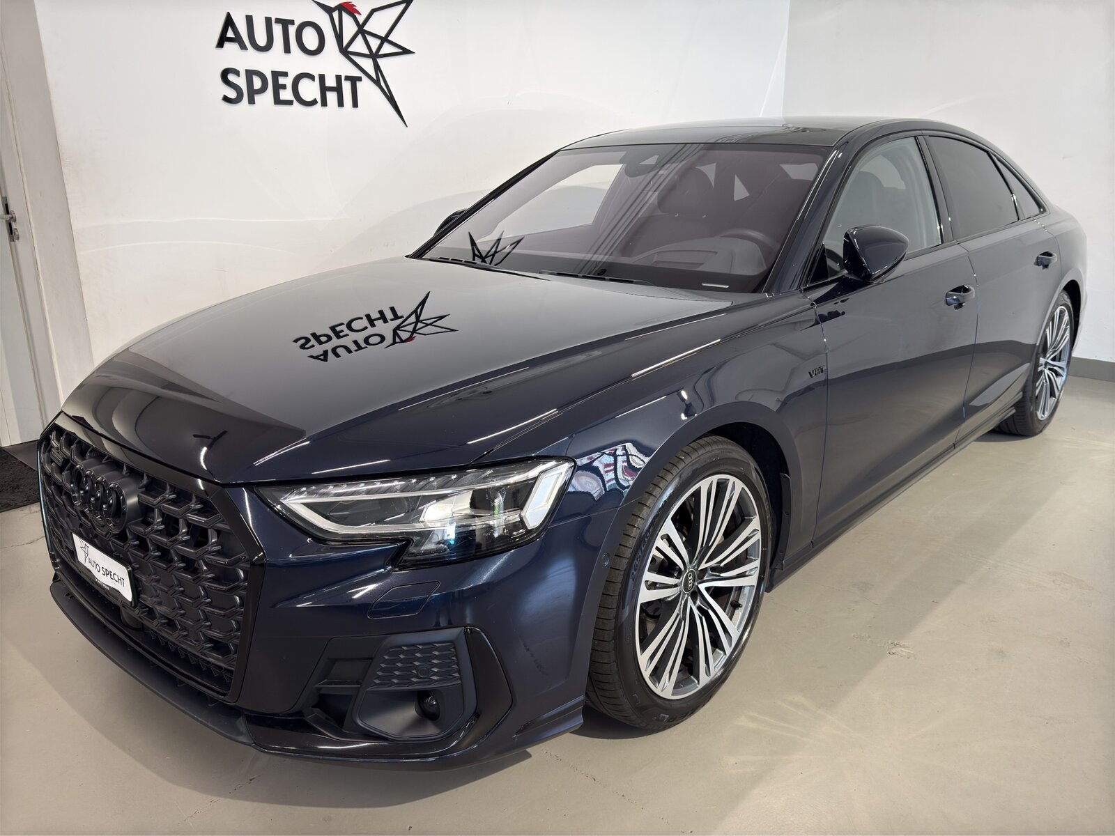 AUDI A8 55 TFSI S-Line quattro tiptronic, Mild-Hybrid Benzin/Elektro, Occasion / Gebraucht, Automatik - 2