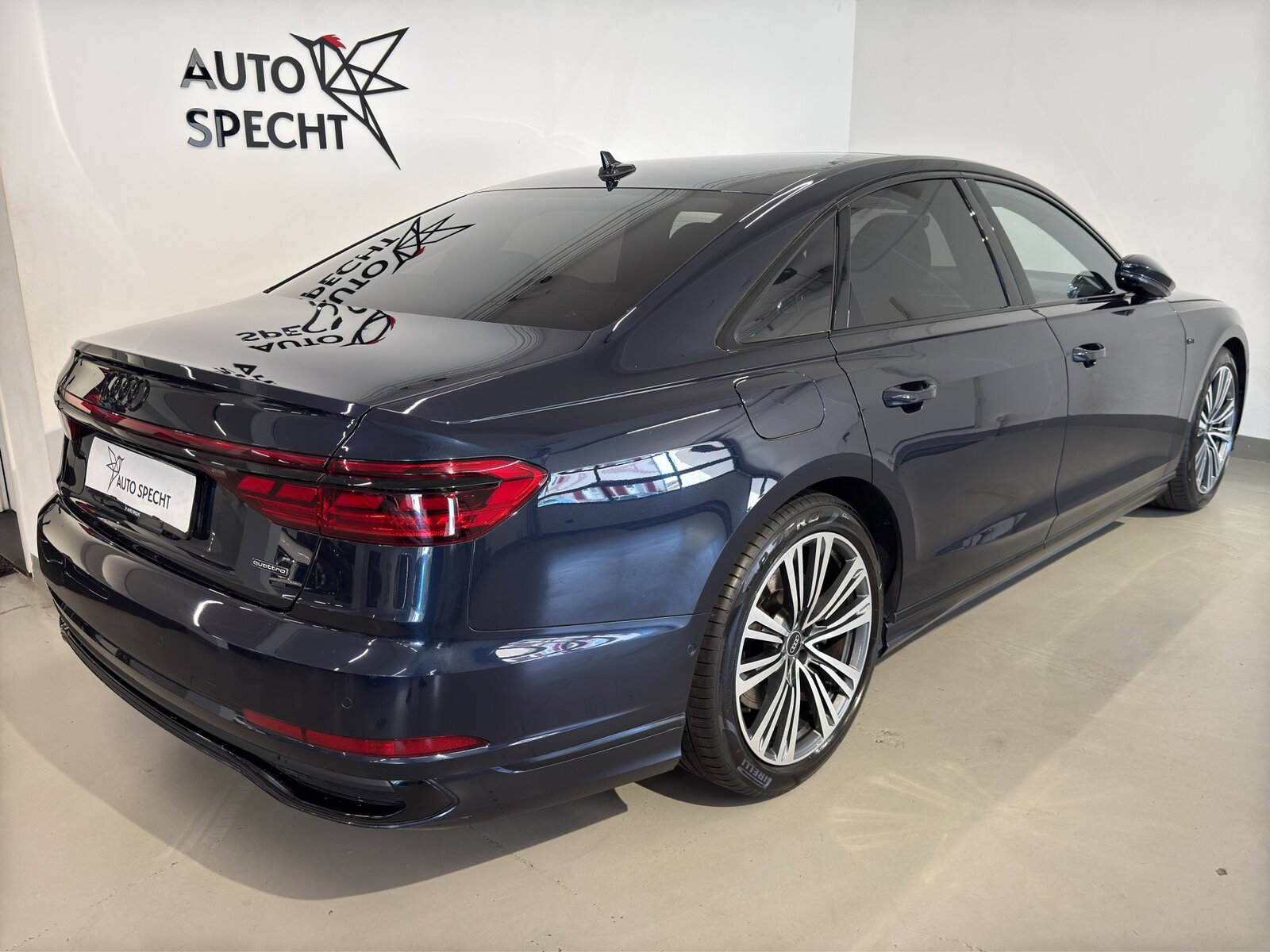 AUDI A8 55 TFSI S-Line quattro tiptronic, Mild-Hybrid Benzin/Elektro, Occasion / Gebraucht, Automatik - 4