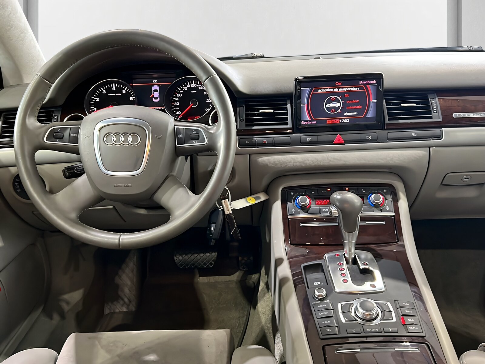 AUDI A8 3.2 FSI quattro**1.Hand,Luftfahrwerk,CH Auslieferung,Fri, Essence, Occasion / Utilisé, Automatique - 7