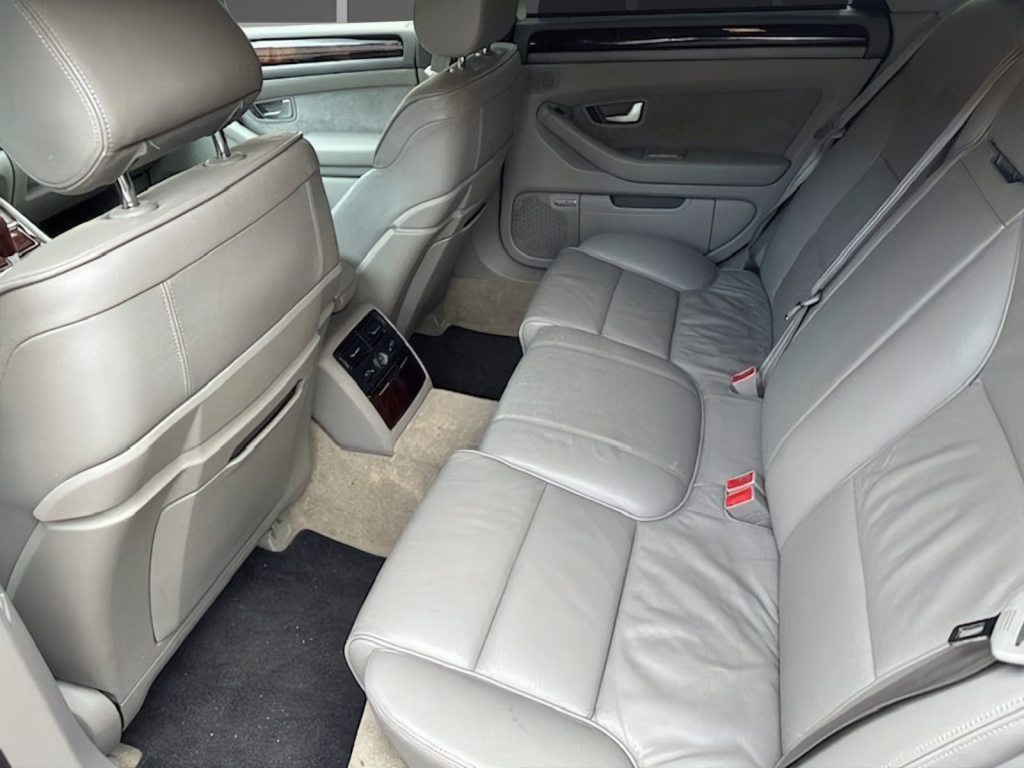 AUDI A8 4.2 quattro tiptronic, Petrol, Second hand / Used, Automatic - 7