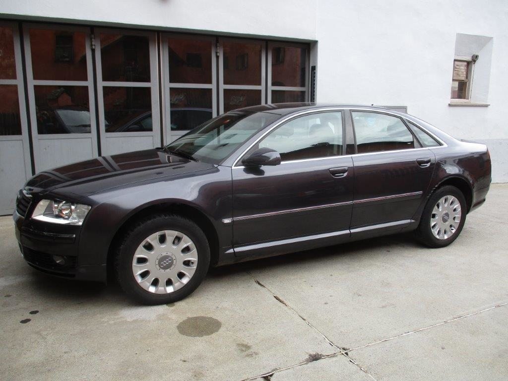 AUDI A8 4.2 V8 quattro, Petrol, Classic, Automatic - 3