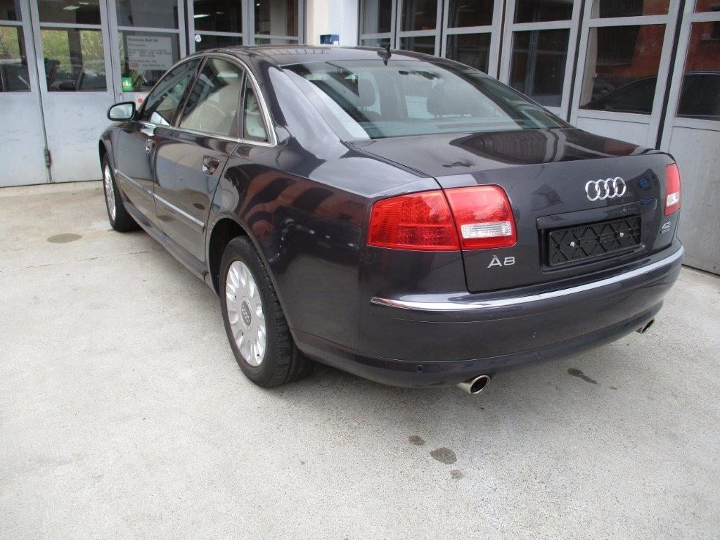 AUDI A8 4.2 V8 quattro, Petrol, Classic, Automatic - 5