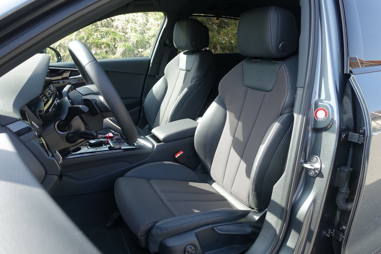 AUDI AUDI A4 Avant Competition Edition plus 40 TFSI 2x S lin, Mild-Hybrid Benzin/Elektro, Occasion / Gebraucht, Automatik - 3