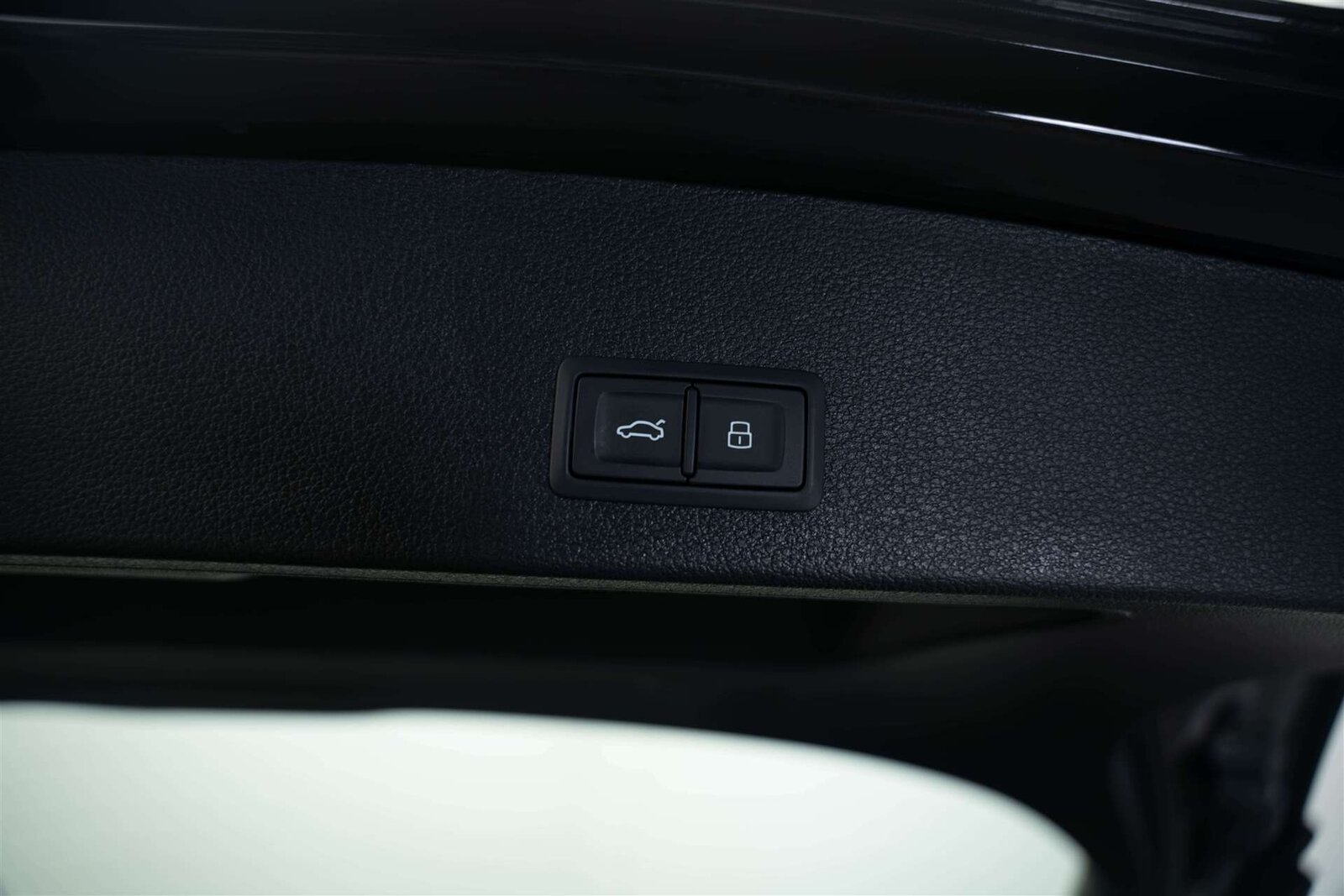 AUDI AUDI Q2 35 TFSI S-tronic, Benzin, Occasion / Gebraucht, Automatik - 6