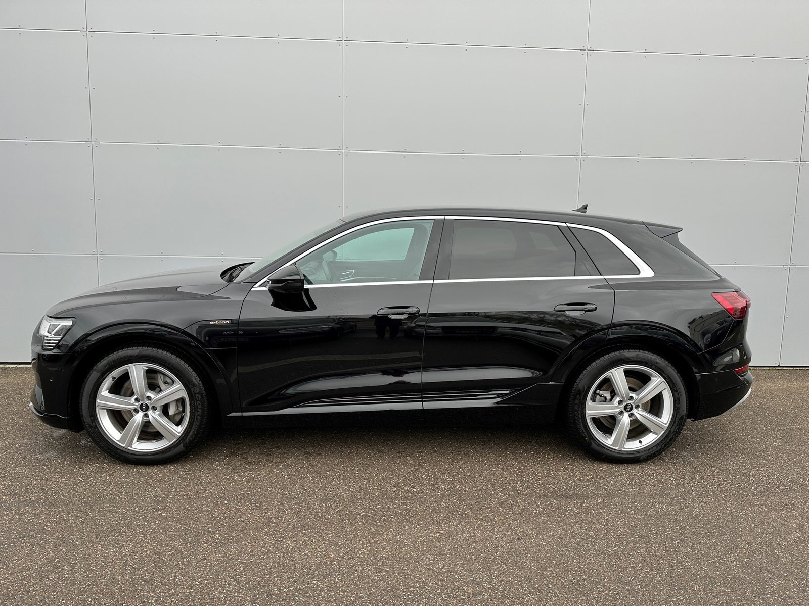 AUDI e-tron 50 advanced Attraction