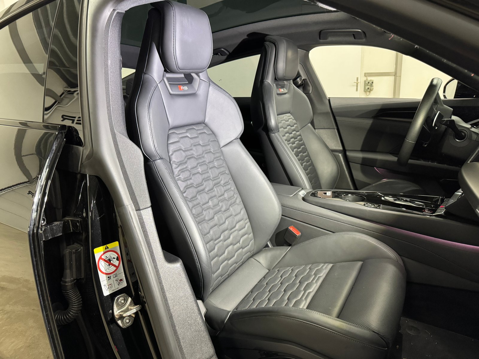 AUDI RS e-tron GT quattro Black-Edition, Elektro, Occasion / Gebraucht, Automat - 7