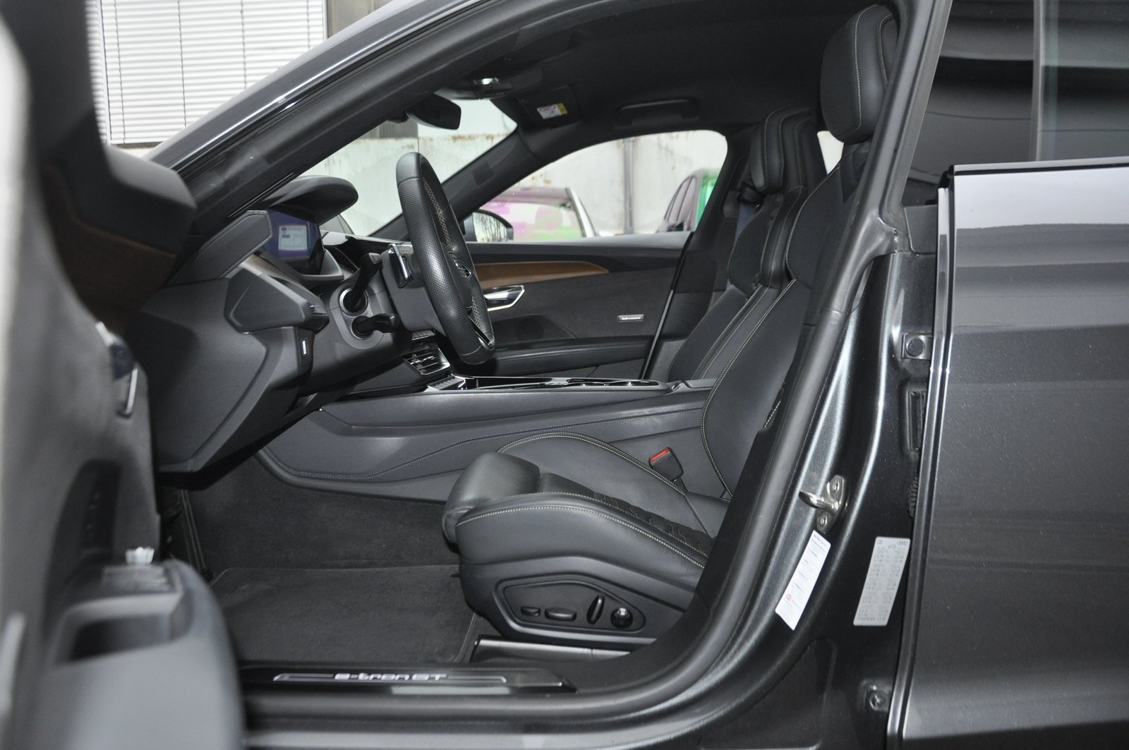 AUDI e-tron GT quattro, Electric, Second hand / Used, Automatic - 5