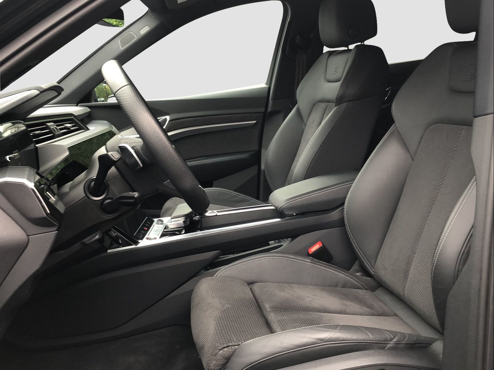 AUDI e-tron S quattro, Électrique, Occasion / Utilisé, Automatique - 4