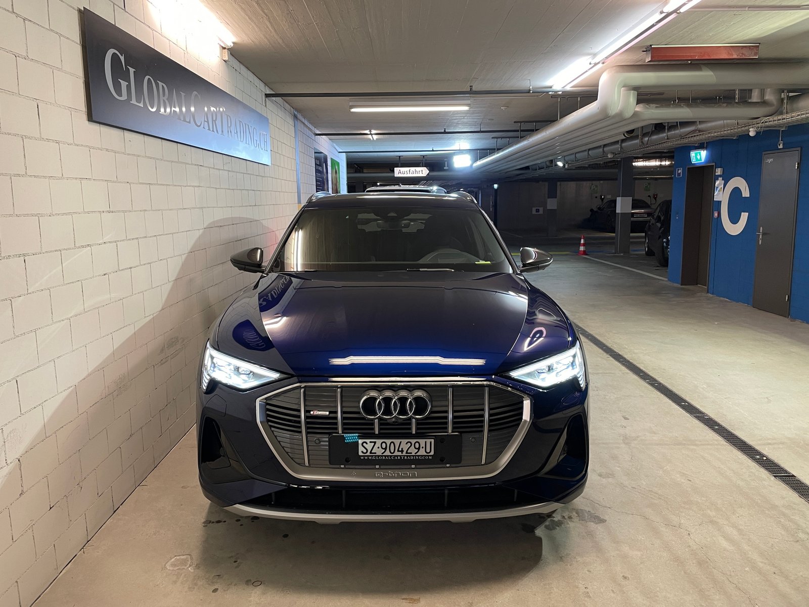 AUDI e-tron 55 S Line quattro, Electric, New car, Automatic - 2