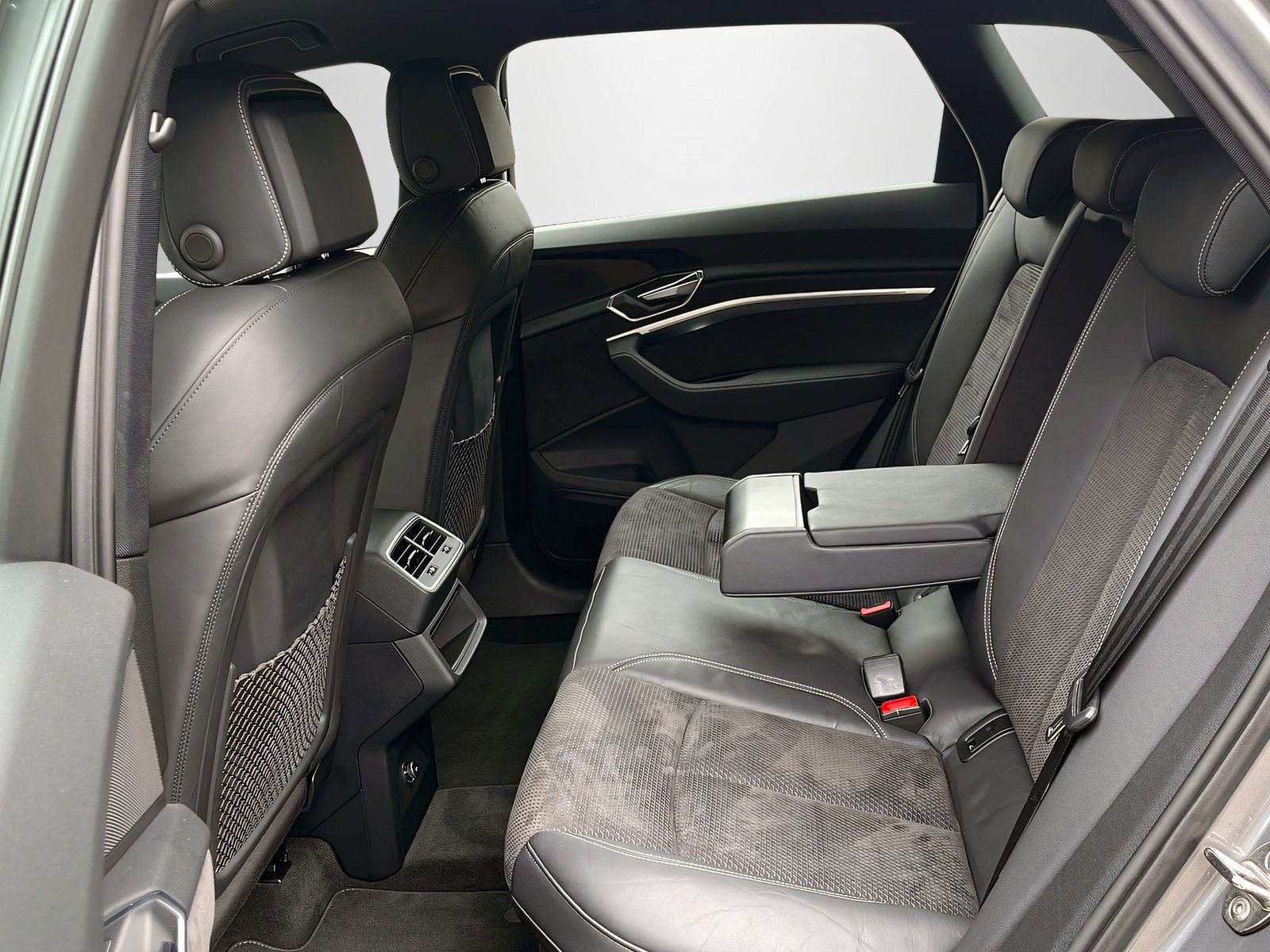 AUDI e-tron advanced, Electric, Second hand / Used, Automatic - 7