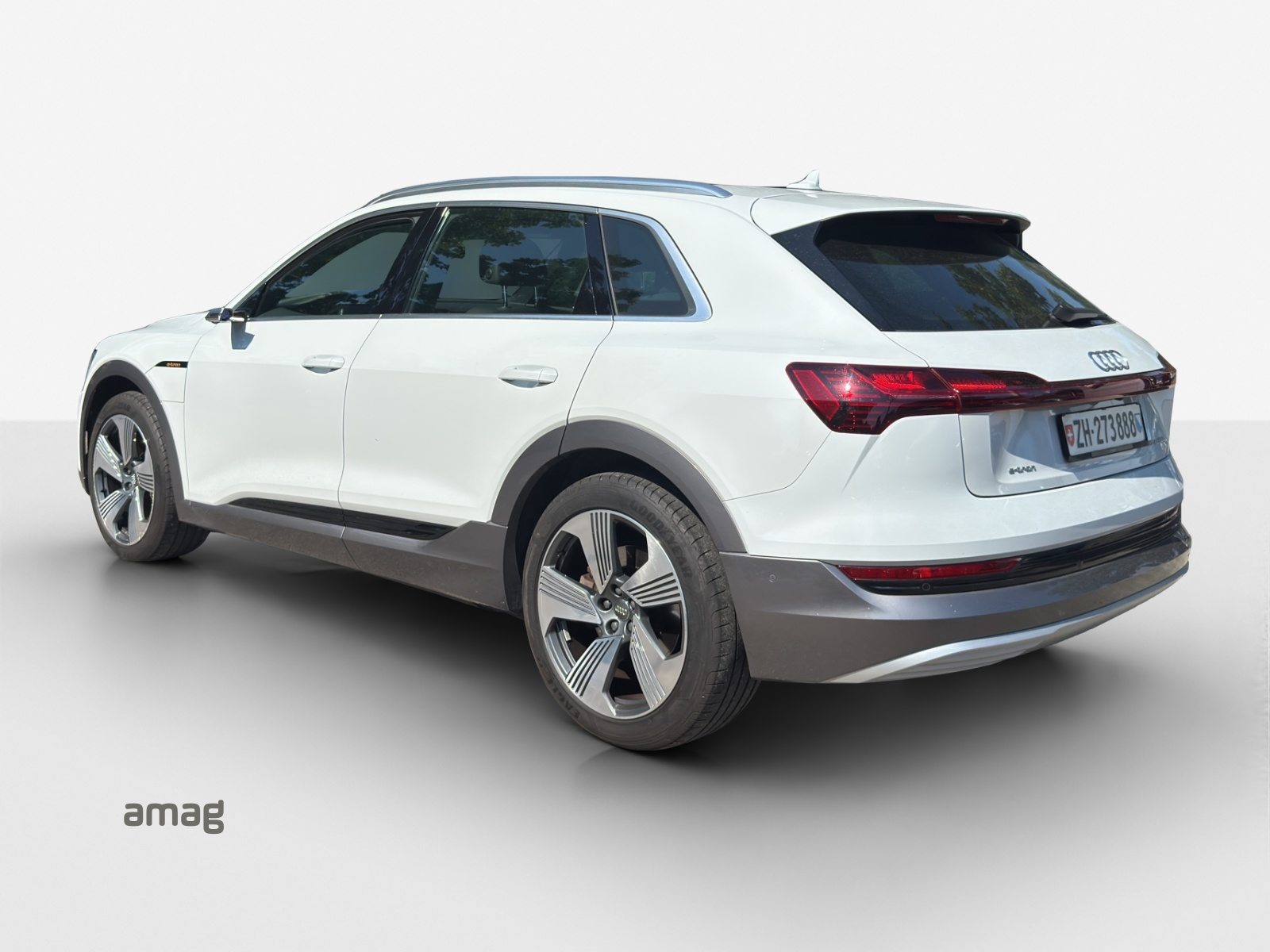 AUDI e-tron advanced, Elektro, Occasion / Gebraucht, Automatik - 3