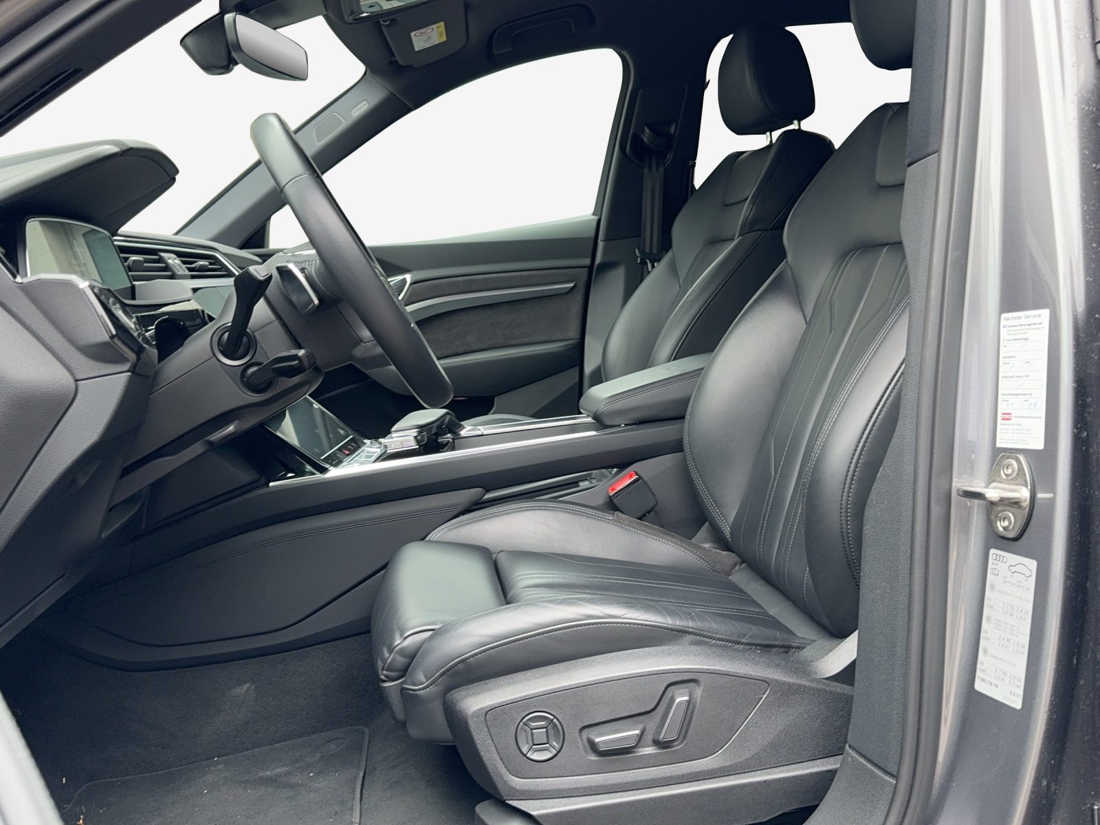 AUDI e-tron advanced, Elektro, Occasion / Gebraucht, Automatik - 7