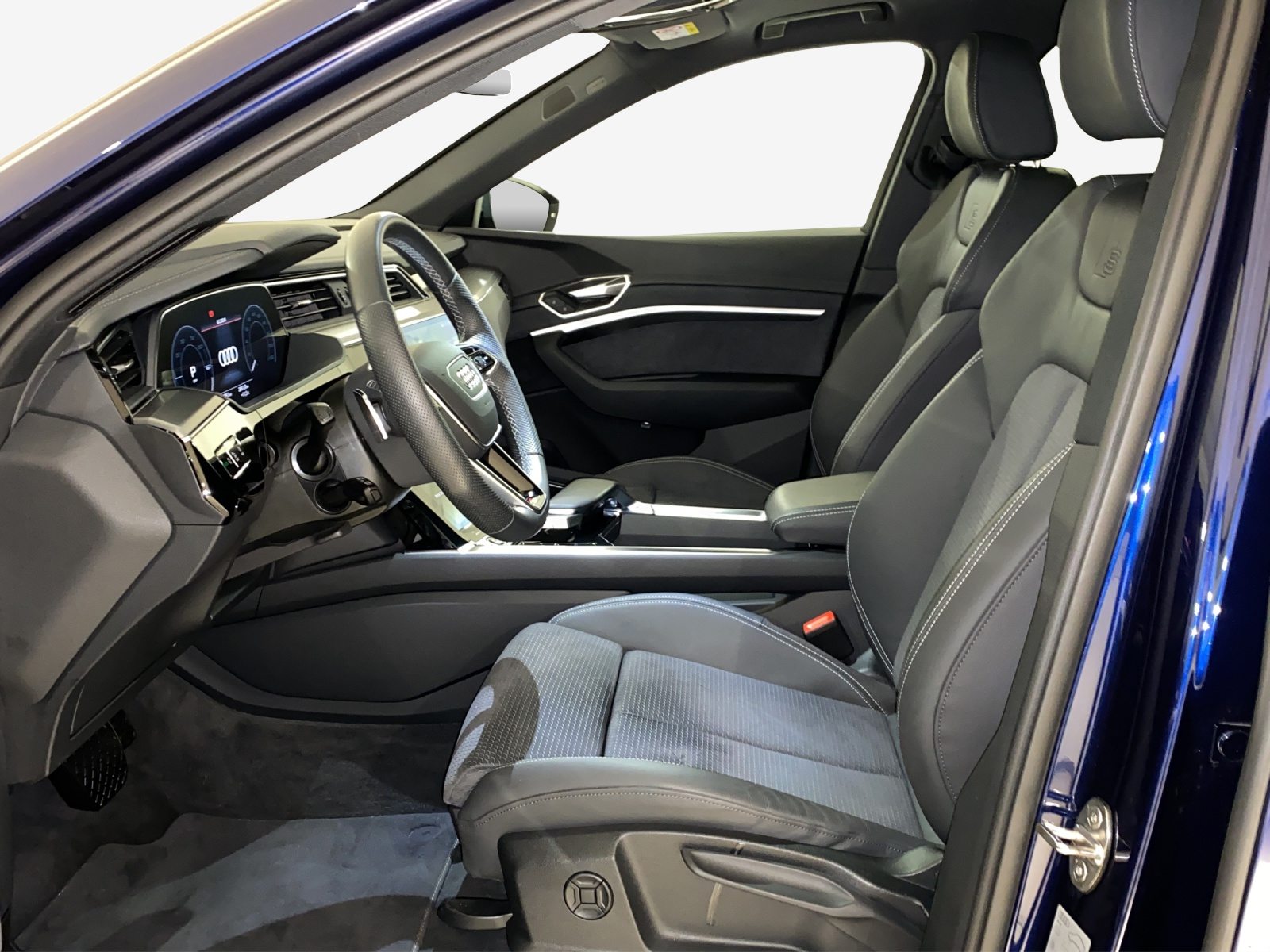 AUDI e-tron Sportback 55 S line Black Edition, Elektro, Occasion / Gebraucht, Automatik - 7