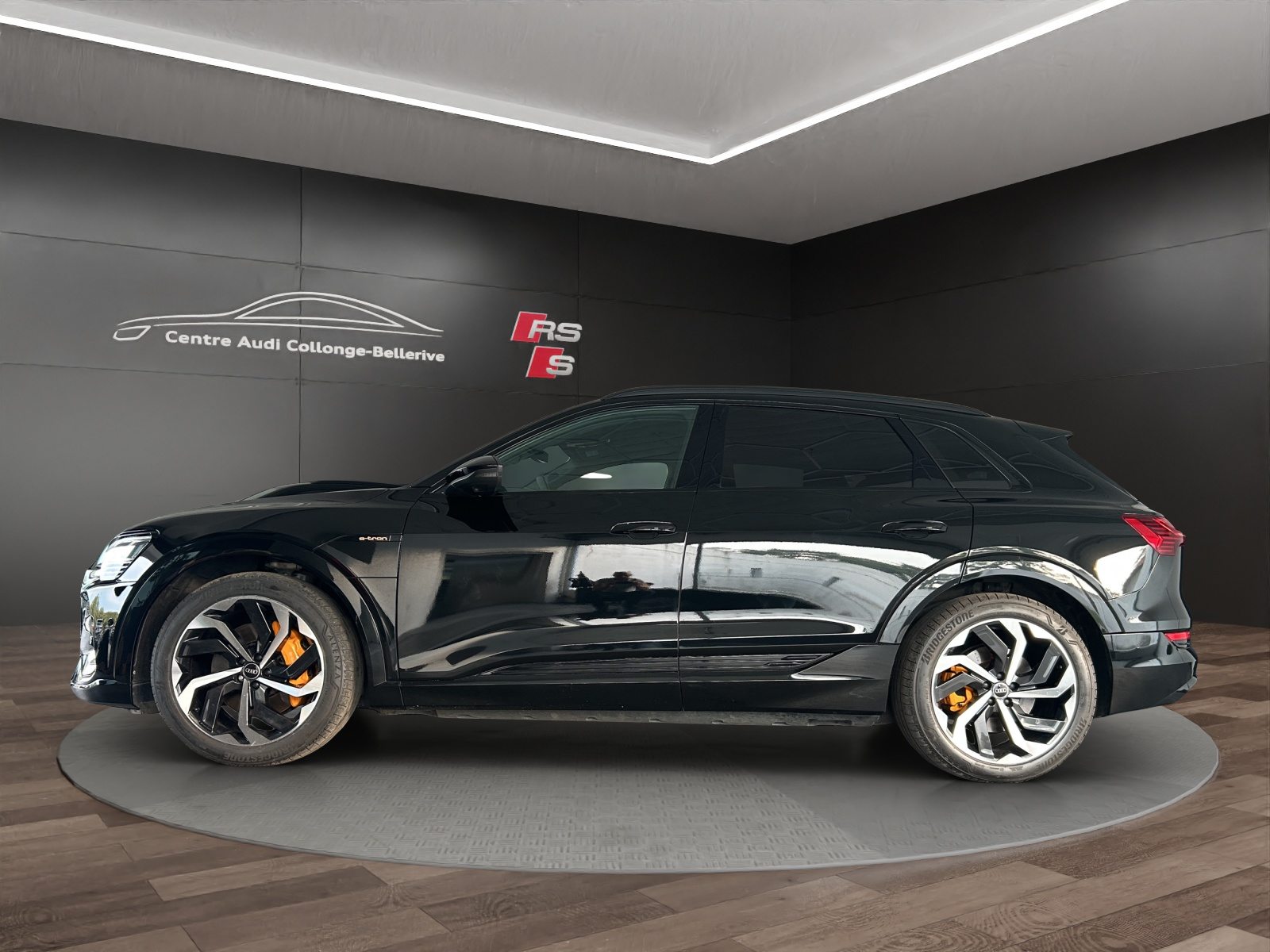 AUDI e-tron 55 S line, Electric, Second hand / Used, Automatic - 3